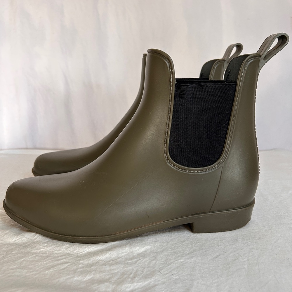 Target - Olive Green Chelsea Rainboot